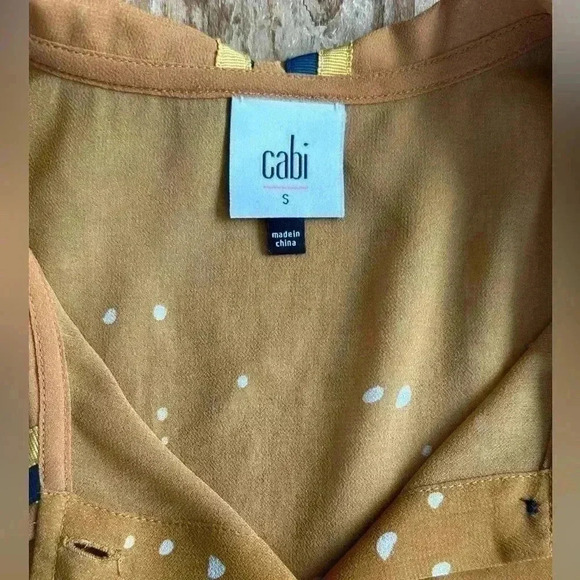 Cabi patterned sleeves collared button down - Picture 3 of 4